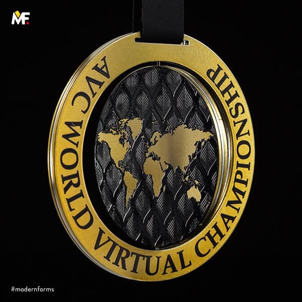 medal z ruchomym elementem