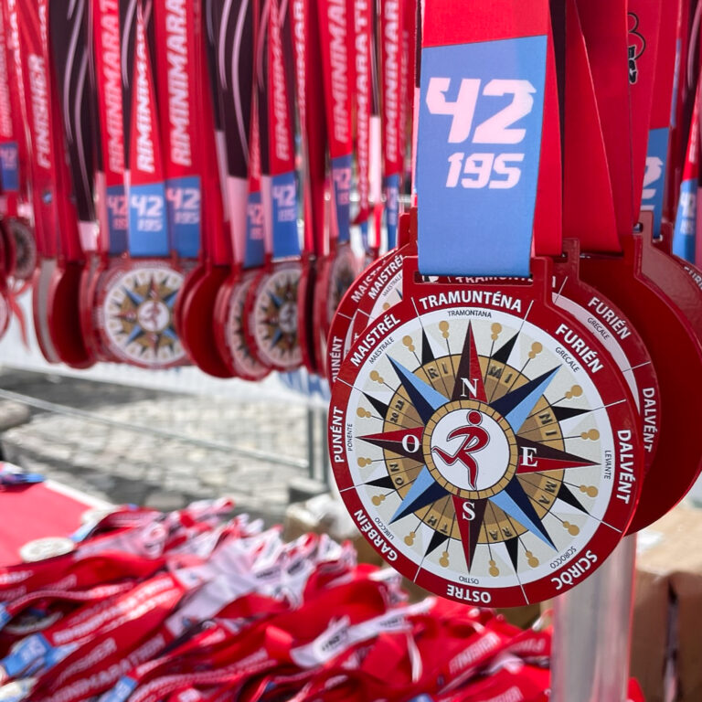 Medal na maraton Rimini czerwony