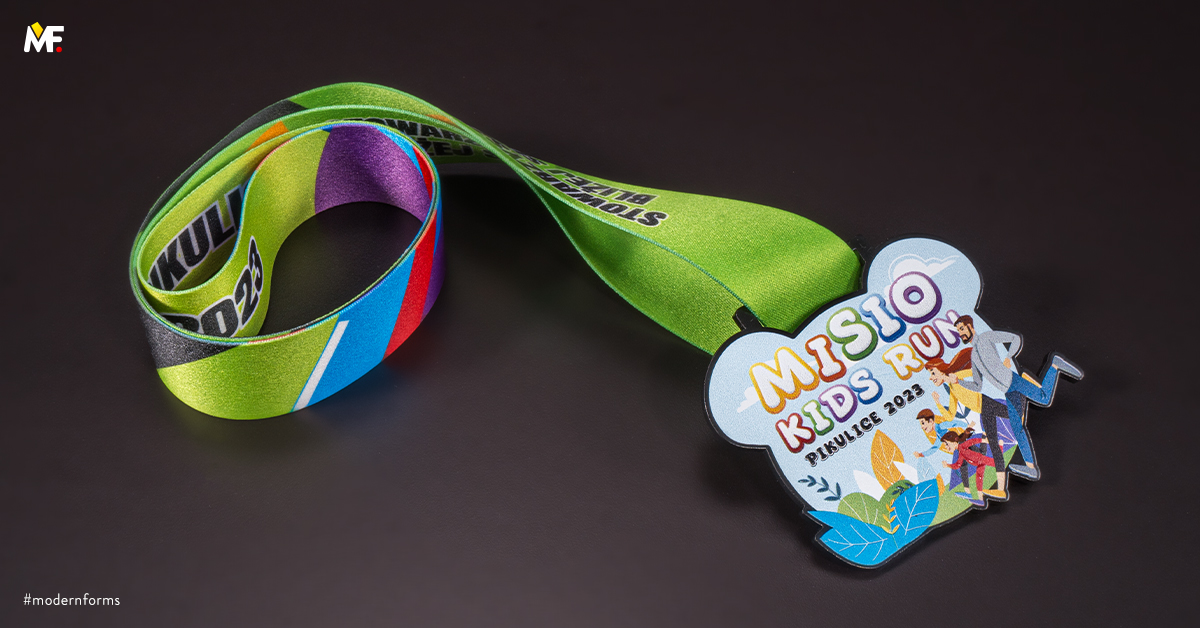 kolorowe medale dla dzieci na zawody biegowe